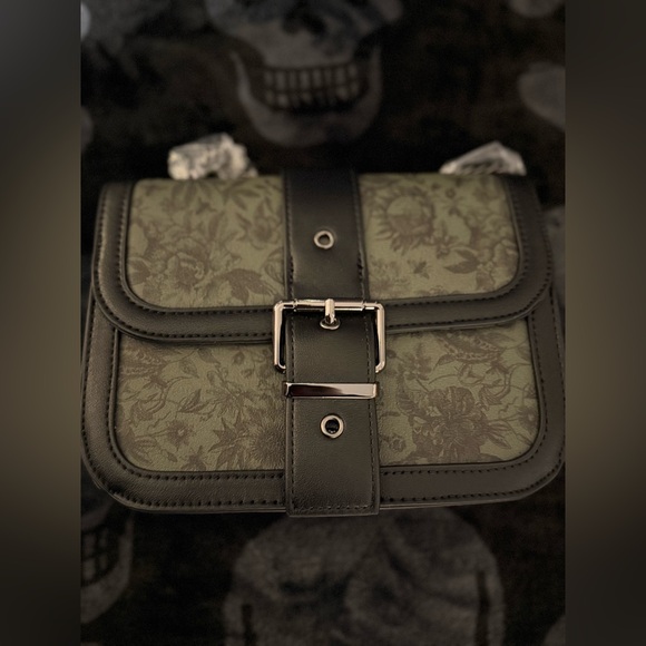 Disturbia green floral purse 🖤 - Picture 1 of 14